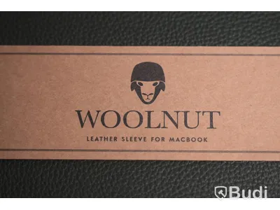 Läderfodral för MACBOOK PRO / WOOLNUT / 16-INCH
